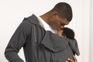 THE BENEFITS OF SKIN-TO-SKIN AND BABYWEARING FOR DADS